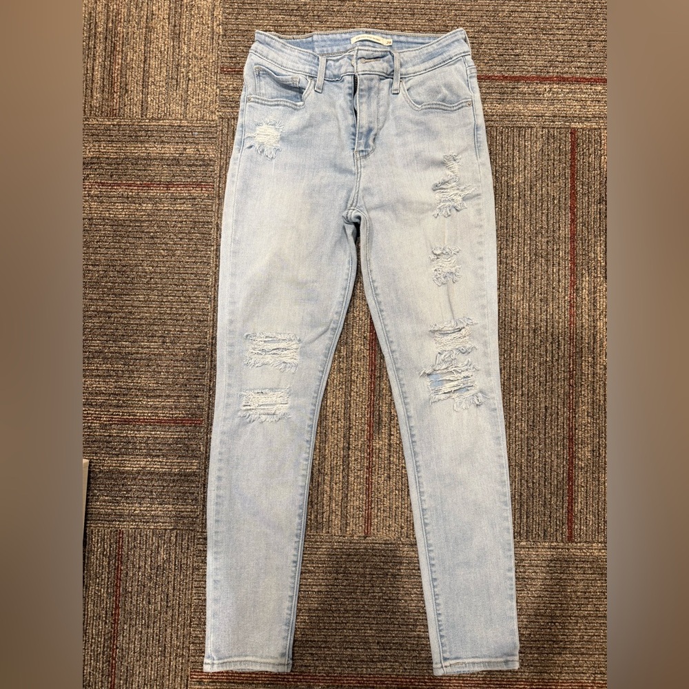 Women’s Levi Distressed Blue Jeans - Size 28